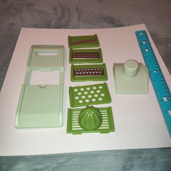 Space Saving Multi Purpose Grater Merry Green Kitchen Accessories Must Have - Picture 3 of 9